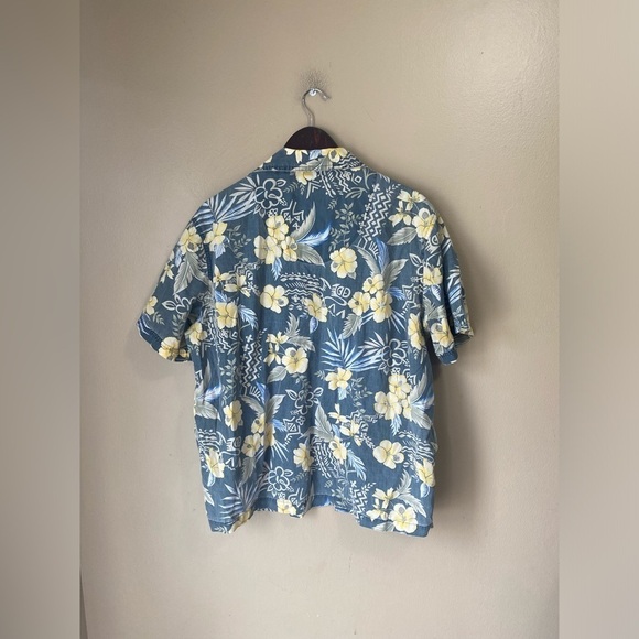 Vintage Hawaiian Beach Vacation Floral Button Down Casual Shirt - Picture 3 of 6